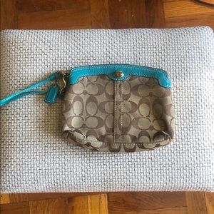 Signature Coach Wrislet